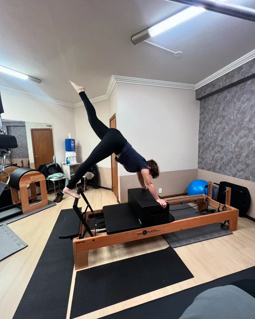 F1E8E194-BDBE-4128-B65D-7B8C9DA28DDB - Diuly Pitt